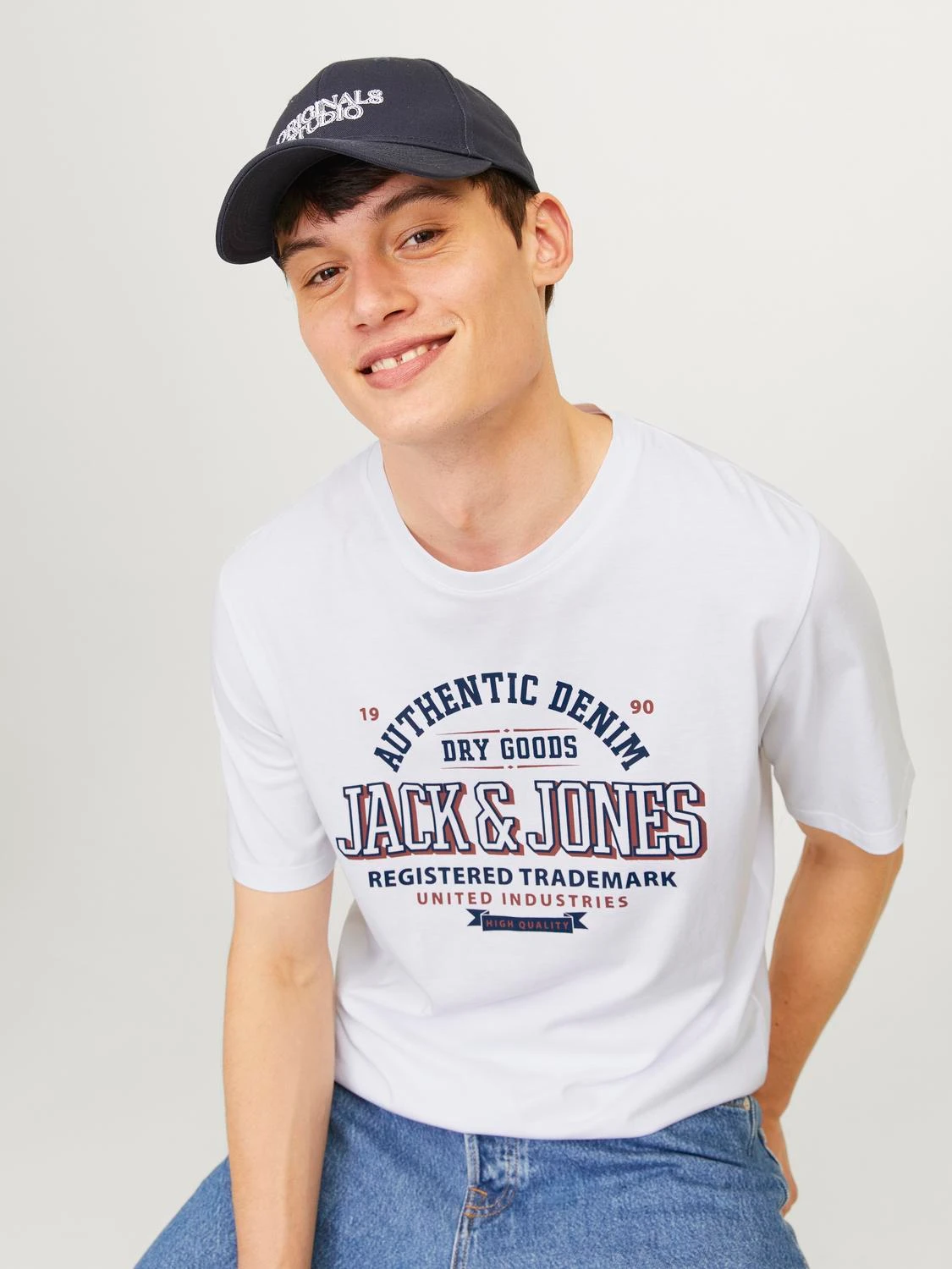 jackjones-camisetalogotipocuelloredondo-blanca (5)
