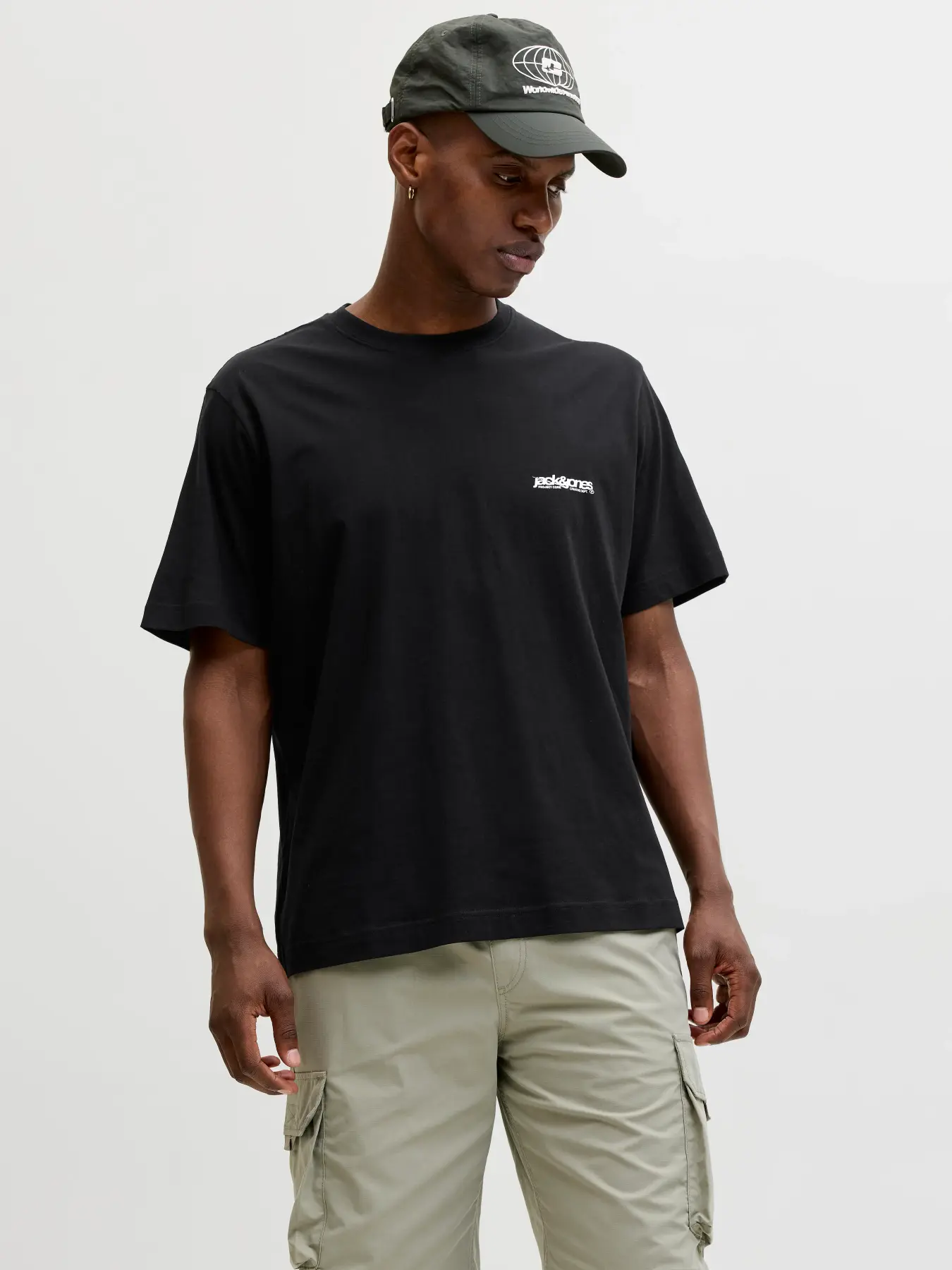 vRaXMxblX9s4Q_003